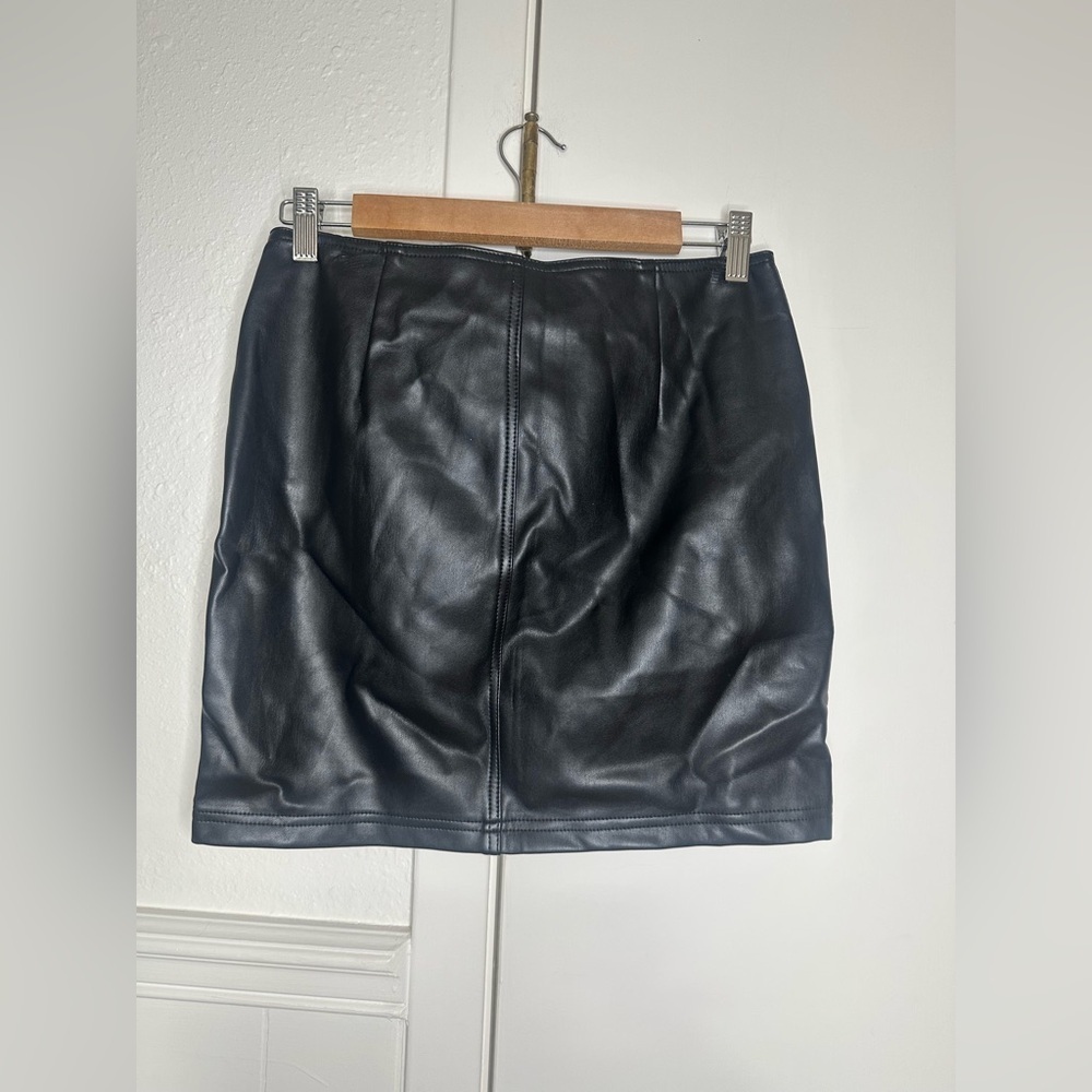 Wild Honey Gold and Black Sequin Mini Skirt size M - Picture 3 of 6
